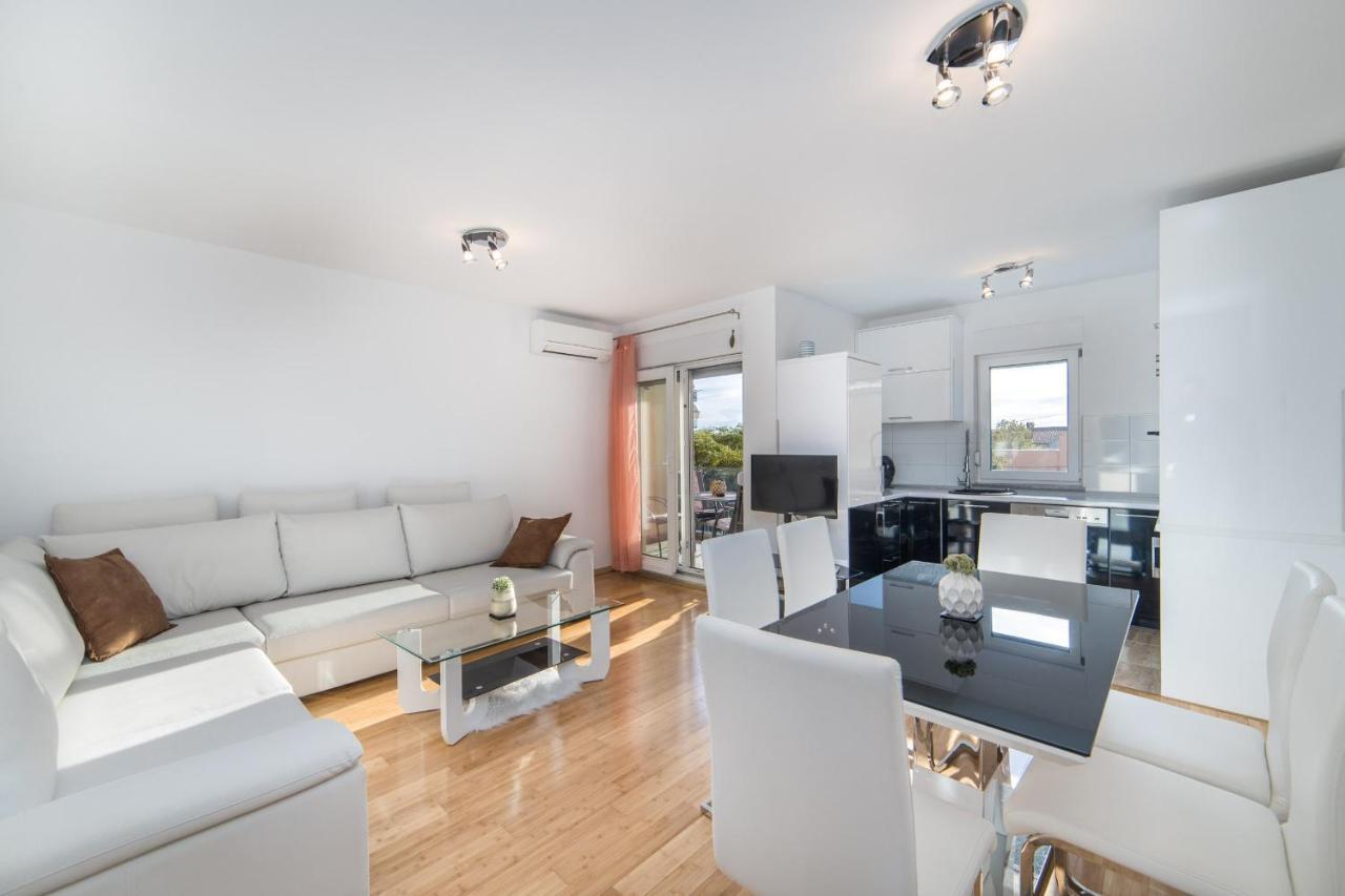 Apartments Crystal Makarska Phòng bức ảnh